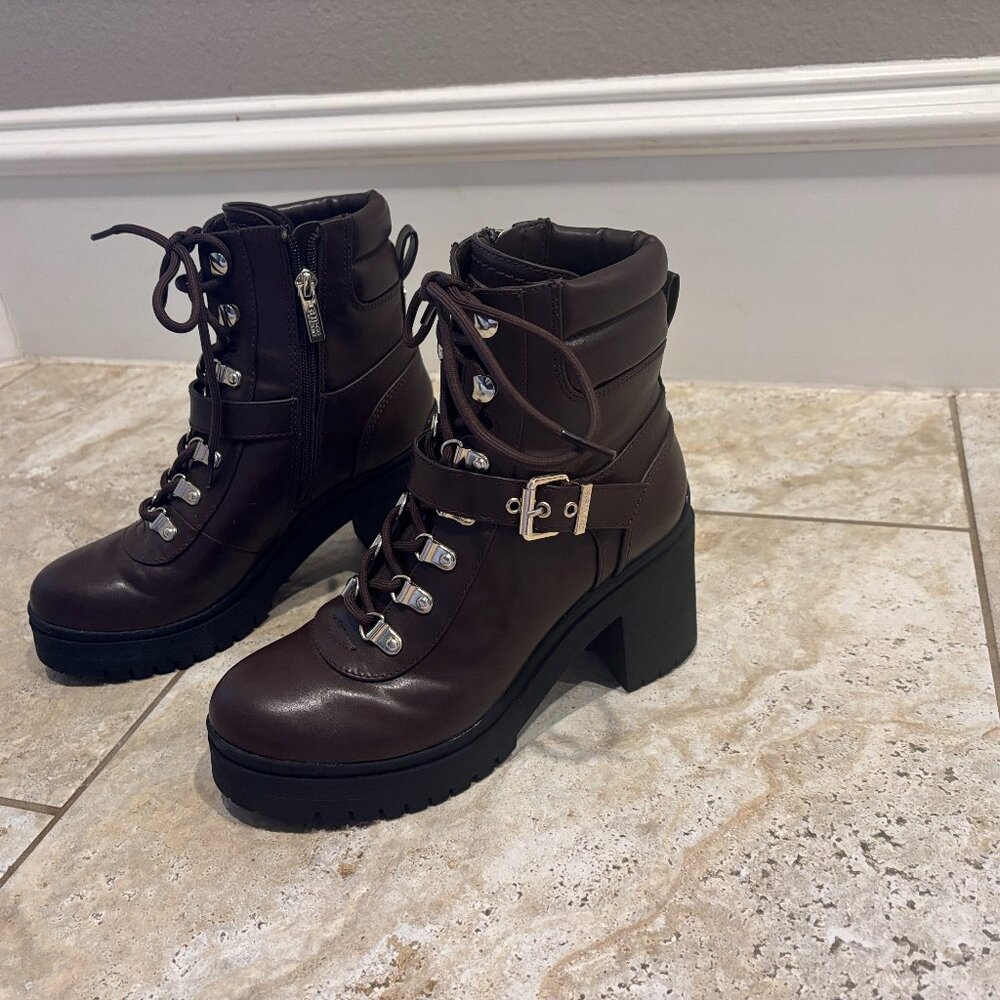 GUESS Size 6.5 Women's Brown Canaly Combat Boots Lug Sole Boots w/Zipper